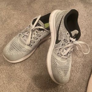 Women’s Nike Free Run Size 7 Light Grey Running Shoes